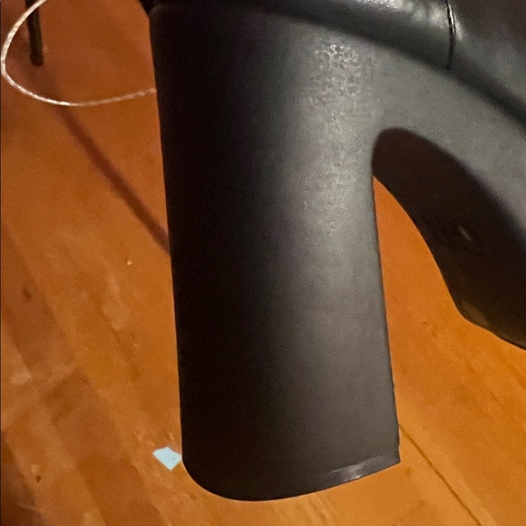 GIANNI BINI BLACK LEATHER PLATFORM BOOTS W/SIDE ZIP SIZE 9.5M - Picture 7 of 7